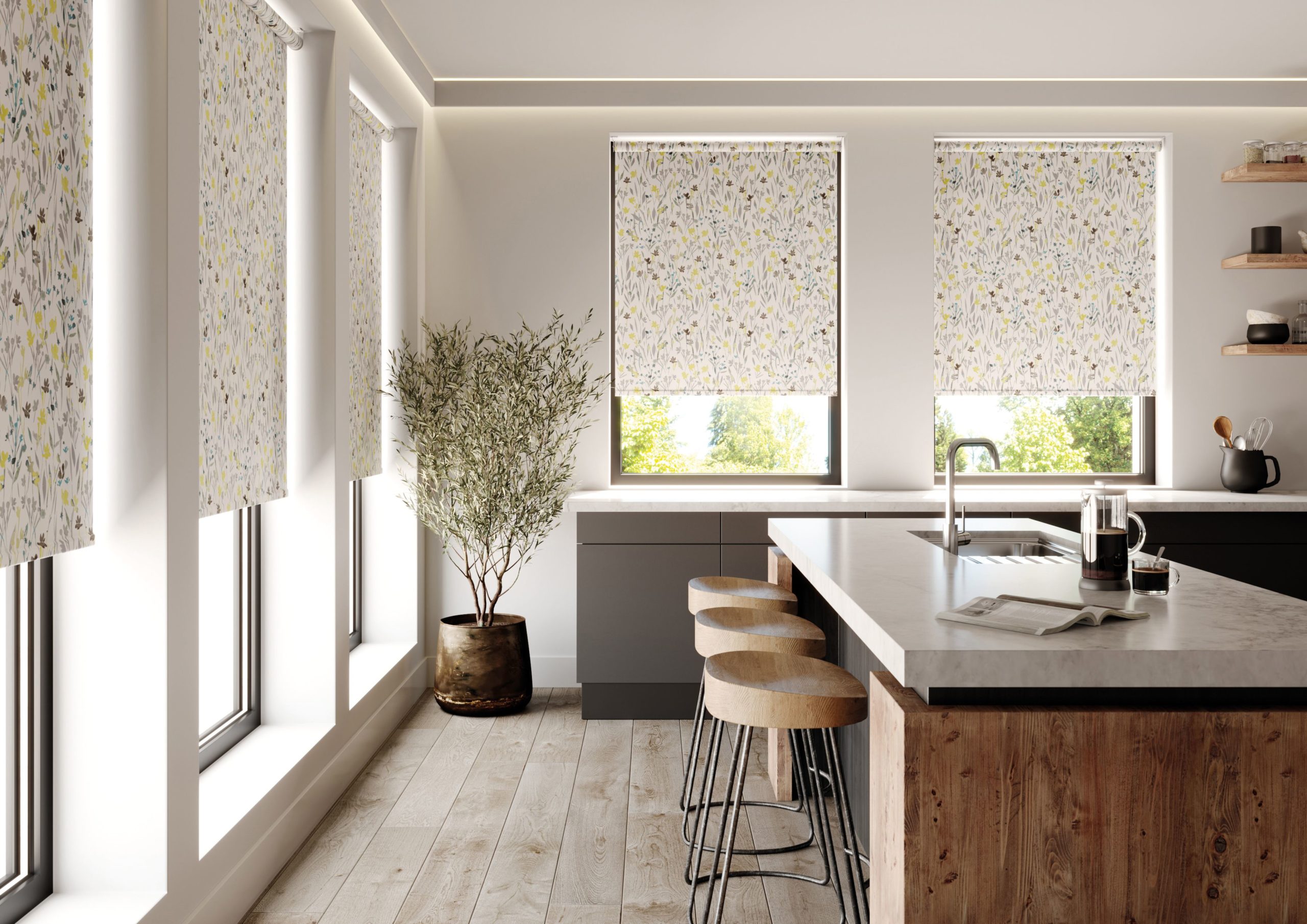 Flowery kitchen blinds